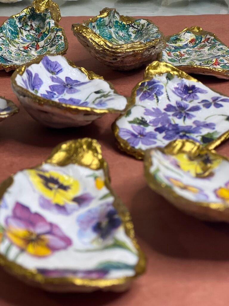Custom Oyster Shell Ring Dish – Blue & White Chinoiserie | Handcrafted Coastal Decor & Jewelry Holder